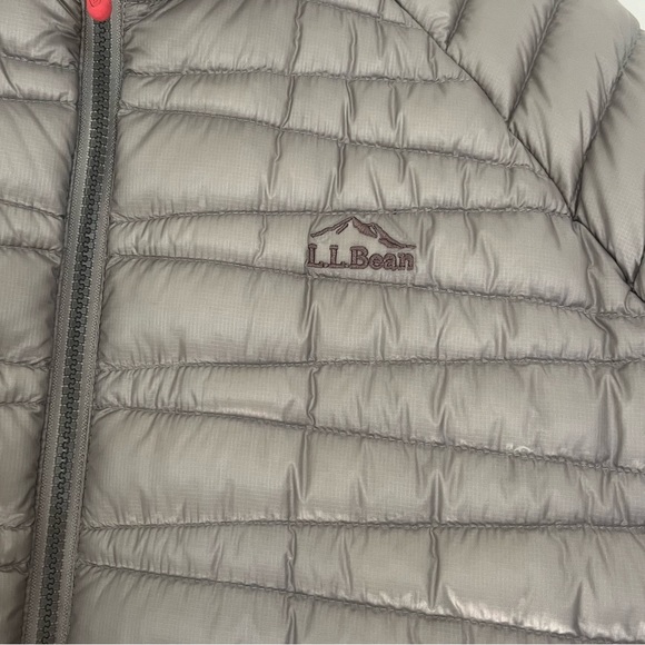LL Bean Like New Packable Quilted Jacket - Picture 6 of 9